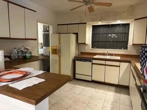 8932 Ridgeland Drive Cutler Bay FL 33157