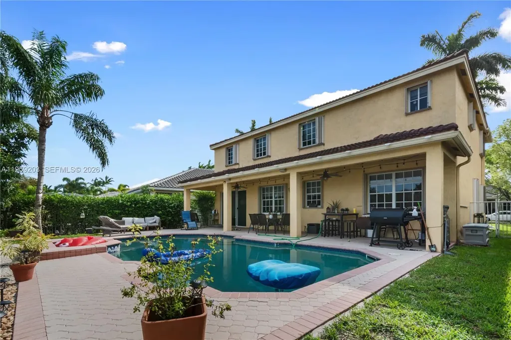 1095 Chenille Circle Weston FL 33327