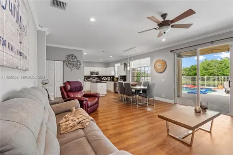 1095 Chenille Circle Weston FL 33327