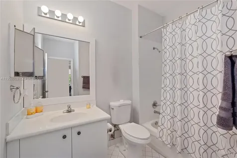 1095 Chenille Circle Weston FL 33327