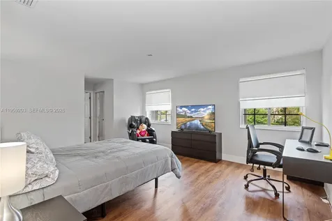 1095 Chenille Circle Weston FL 33327