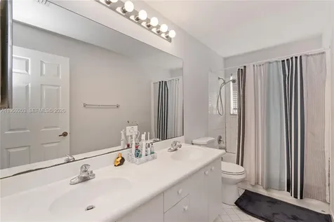 1095 Chenille Circle Weston FL 33327
