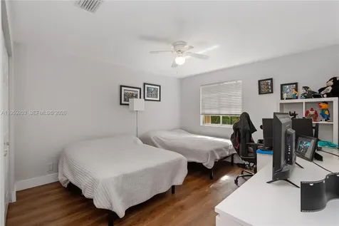 1095 Chenille Circle Weston FL 33327