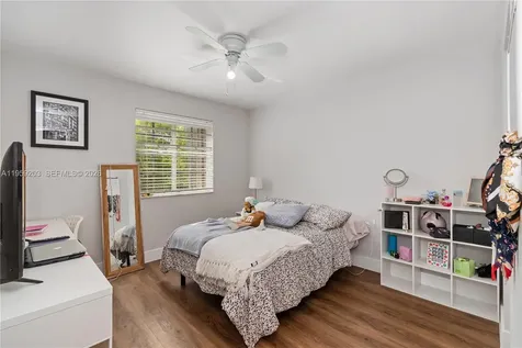 1095 Chenille Circle Weston FL 33327