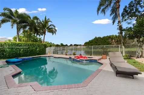 1095 Chenille Circle Weston FL 33327