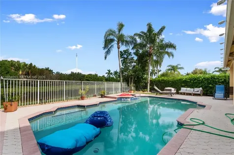 1095 Chenille Circle Weston FL 33327