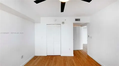 31 SE 5th Street Miami FL 33131