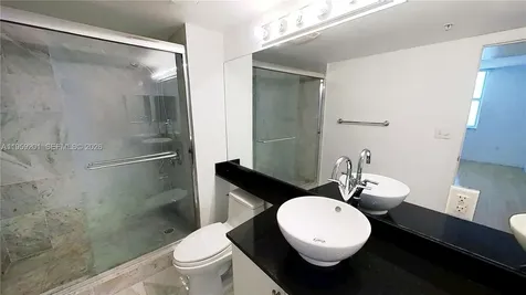 31 SE 5th Street Miami FL 33131