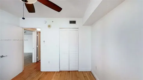 31 SE 5th Street Miami FL 33131