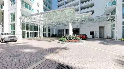 31 SE 5th Street Miami FL 33131