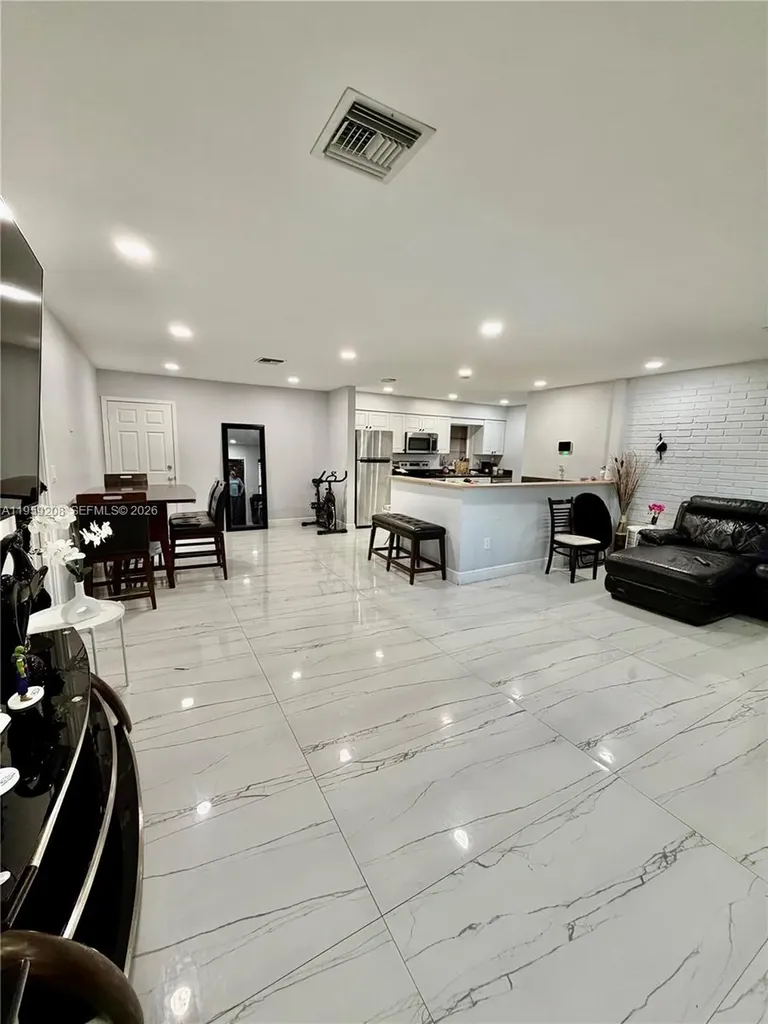 518 NW 47th Court Oakland Park FL 33309
