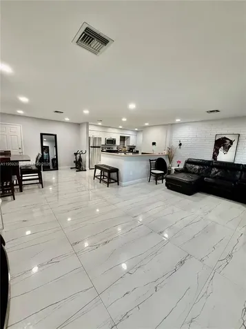 518 NW 47th Court Oakland Park FL 33309