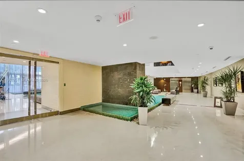 18201 Collins Avenue Aventura FL 33160