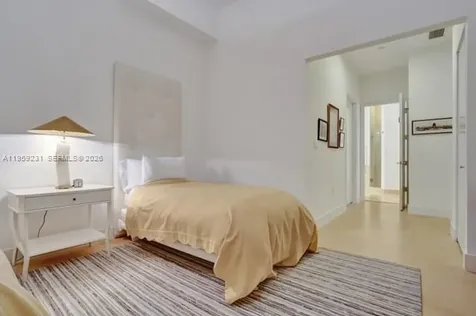18201 Collins Avenue Aventura FL 33160