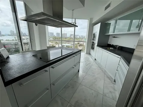 18201 Collins Avenue Aventura FL 33160