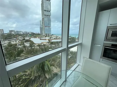 18201 Collins Avenue Aventura FL 33160