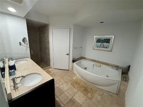 18201 Collins Avenue Aventura FL 33160