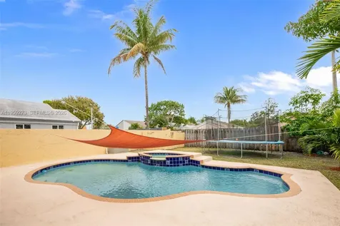 2050 NW 37th Avenue Coconut Creek FL 33066