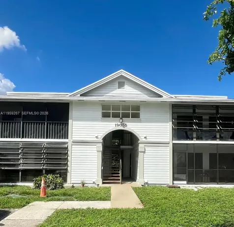19055 NW 62nd Avenue Hialeah FL 33015