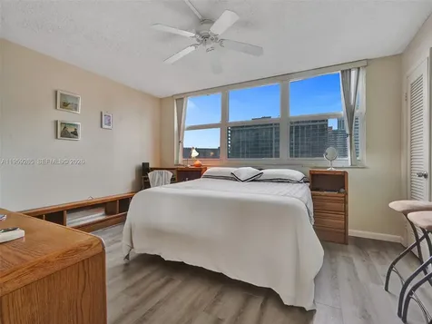 3113 S Ocean Drive Hallandale Beach FL 33009