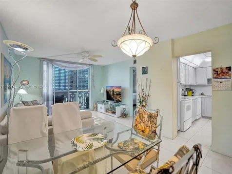 3113 S Ocean Drive Hallandale Beach FL 33009