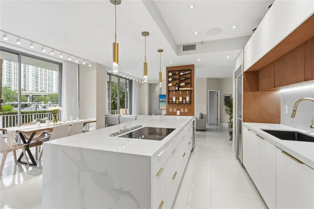 3500 Mystic Pointe Drive Aventura FL 33180