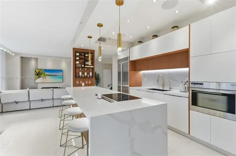 3500 Mystic Pointe Drive Aventura FL 33180
