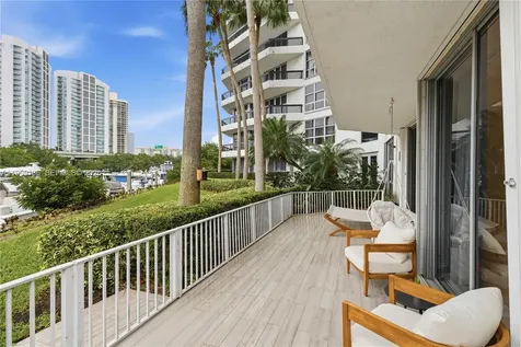 3500 Mystic Pointe Drive Aventura FL 33180
