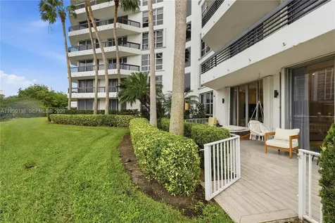 3500 Mystic Pointe Drive Aventura FL 33180