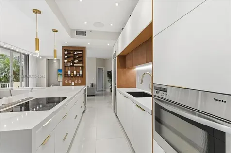 3500 Mystic Pointe Drive Aventura FL 33180
