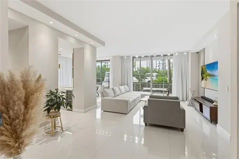 3500 Mystic Pointe Drive Aventura FL 33180