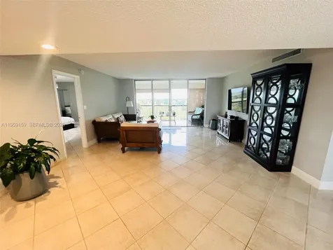 3940 Inverrary Boulevard Lauderhill FL 33319