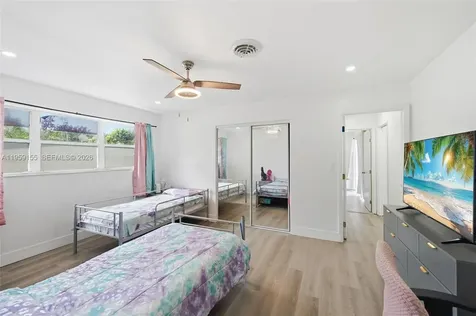 861 N Bel Air Drive Plantation FL 33317