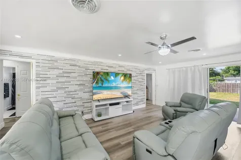 861 N Bel Air Drive Plantation FL 33317