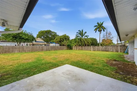 861 N Bel Air Drive Plantation FL 33317