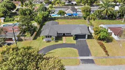 861 N Bel Air Drive Plantation FL 33317