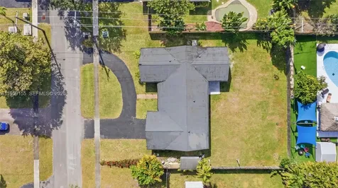 861 N Bel Air Drive Plantation FL 33317