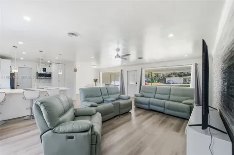861 N Bel Air Drive Plantation FL 33317