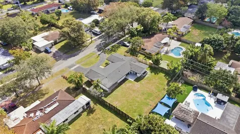 861 N Bel Air Drive Plantation FL 33317