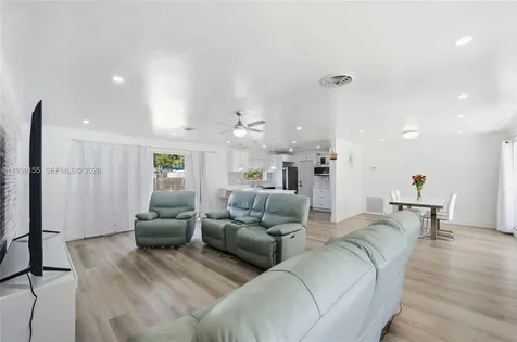 861 N Bel Air Drive Plantation FL 33317