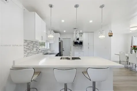 861 N Bel Air Drive Plantation FL 33317