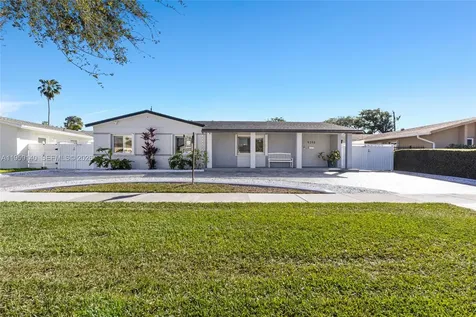 9390 SW 190th Street Cutler Bay FL 33157