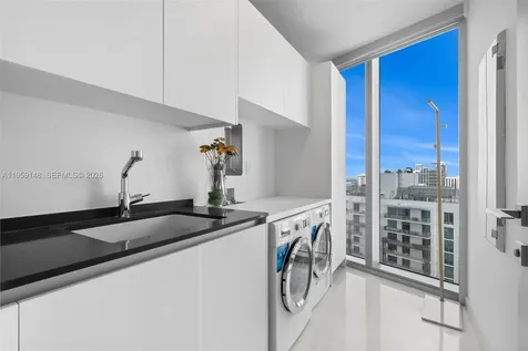 300 Biscayne Boulevard Way Miami FL 33131
