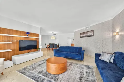 21050 Point Place Aventura FL 33180