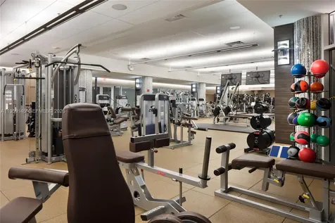 21050 Point Place Aventura FL 33180