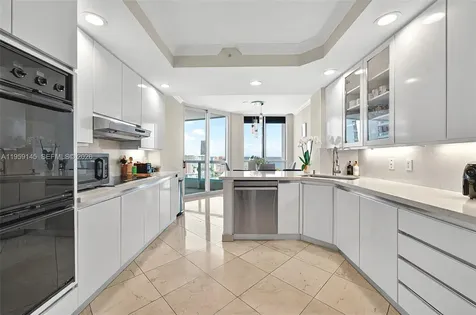 21050 Point Place Aventura FL 33180