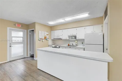 2350 NE 14th Street Causeway Pompano Beach FL 33062