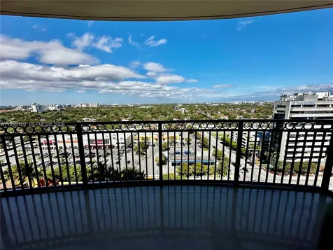 3232 SW 22nd Terrace Miami FL 33145