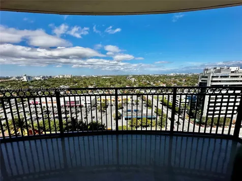 3232 SW 22nd Terrace Miami FL 33145