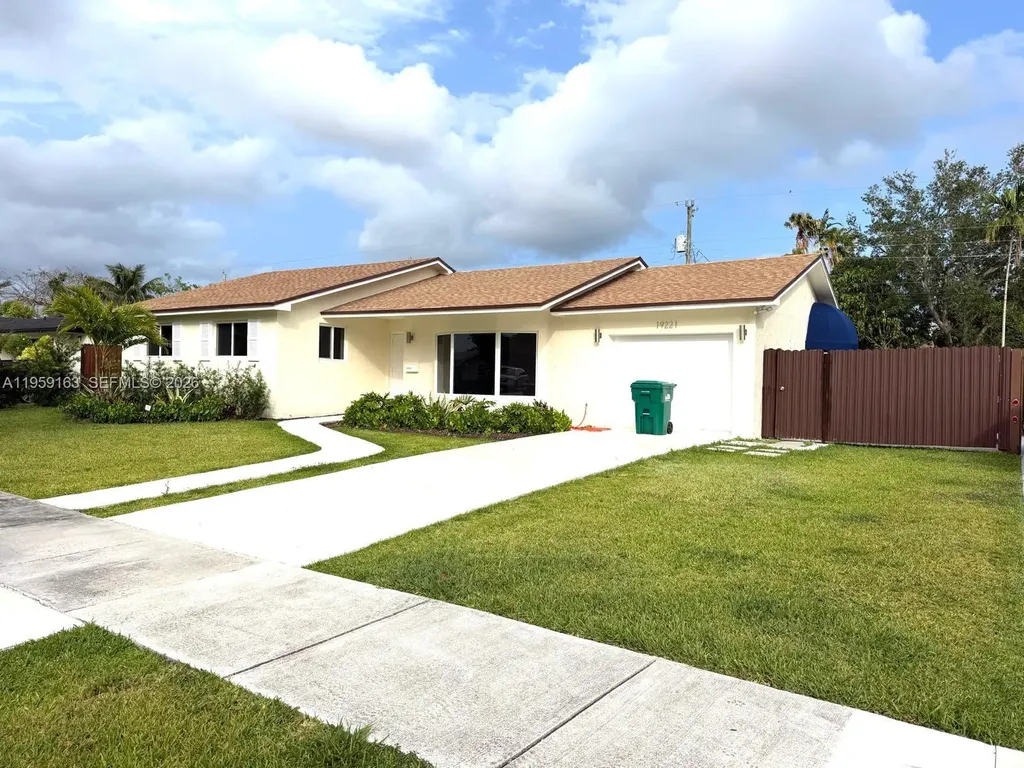 19221 SW 92nd Road Cutler Bay FL 33157